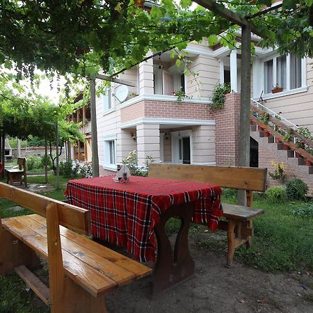Slanchevata Kashta Hotel Krushuna Ngoại thất bức ảnh