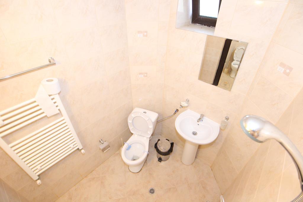 Slanchevata Kashta Hotel Krushuna Ngoại thất bức ảnh