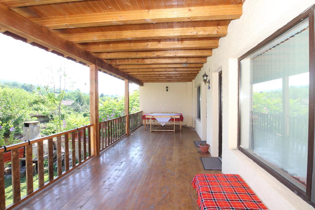 Slanchevata Kashta Hotel Krushuna Ngoại thất bức ảnh