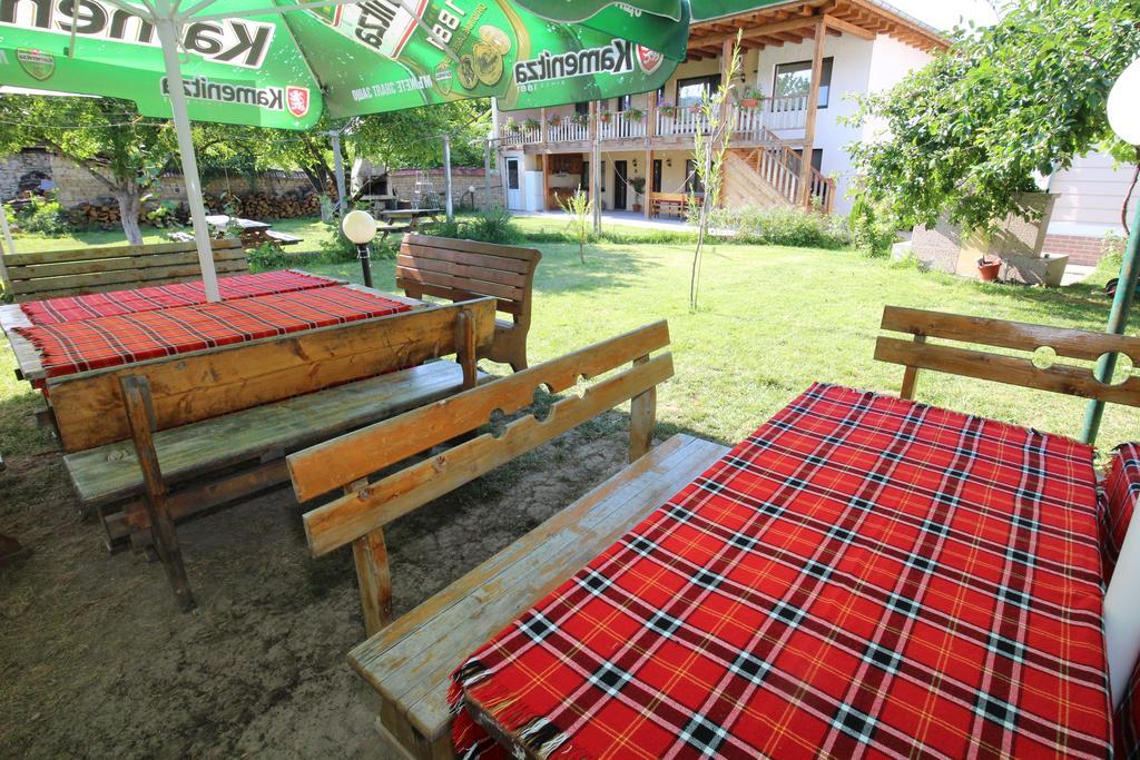 Slanchevata Kashta Hotel Krushuna Ngoại thất bức ảnh