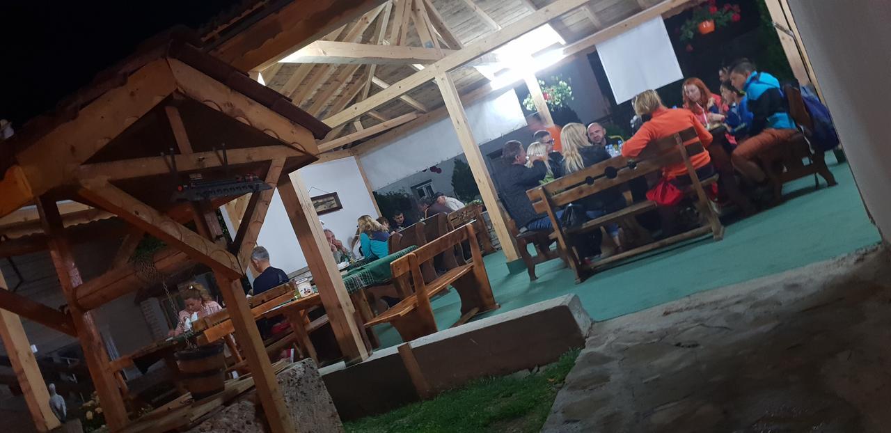 Slanchevata Kashta Hotel Krushuna Ngoại thất bức ảnh